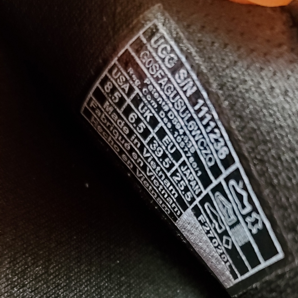 UGG Laton Slides - Picture 5 of 5